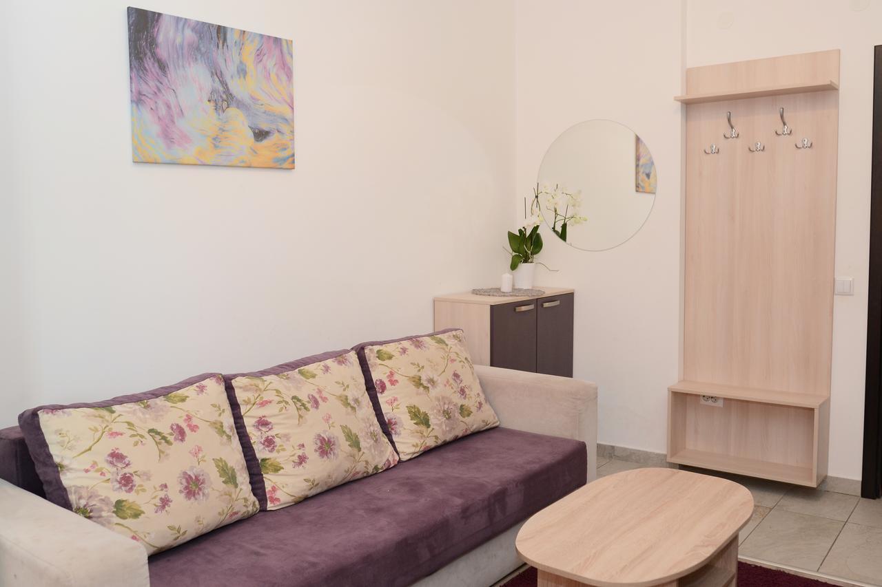 Cozy Apartments - City Center Яш Екстериор снимка