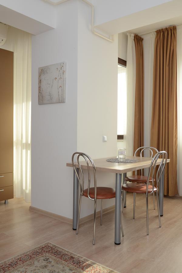Cozy Apartments - City Center Яш Екстериор снимка